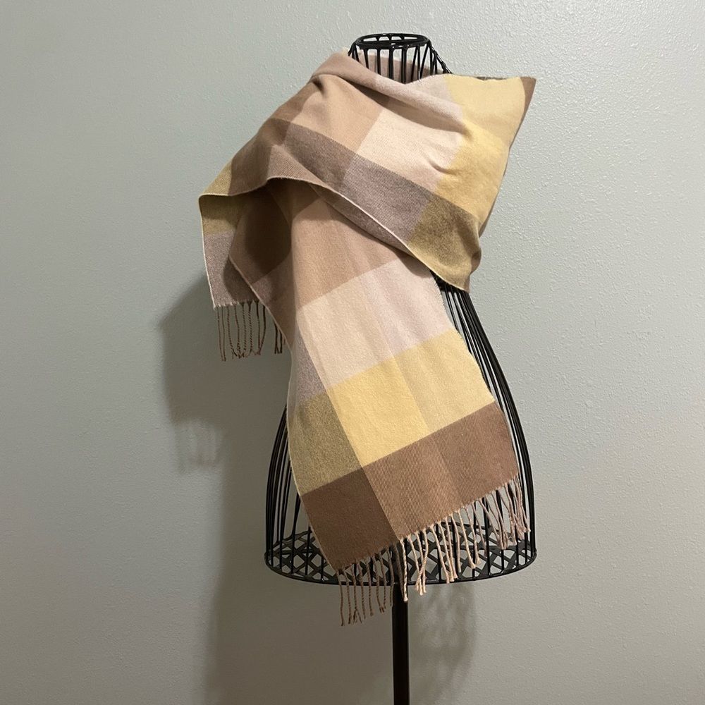 Cashmere-like scarf